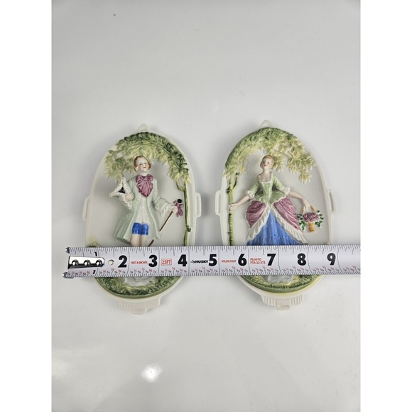 Pair of Wall Plaques 3D Victorian Man & Woman Hand Painted Occupied Japan - Picture 9 of 9